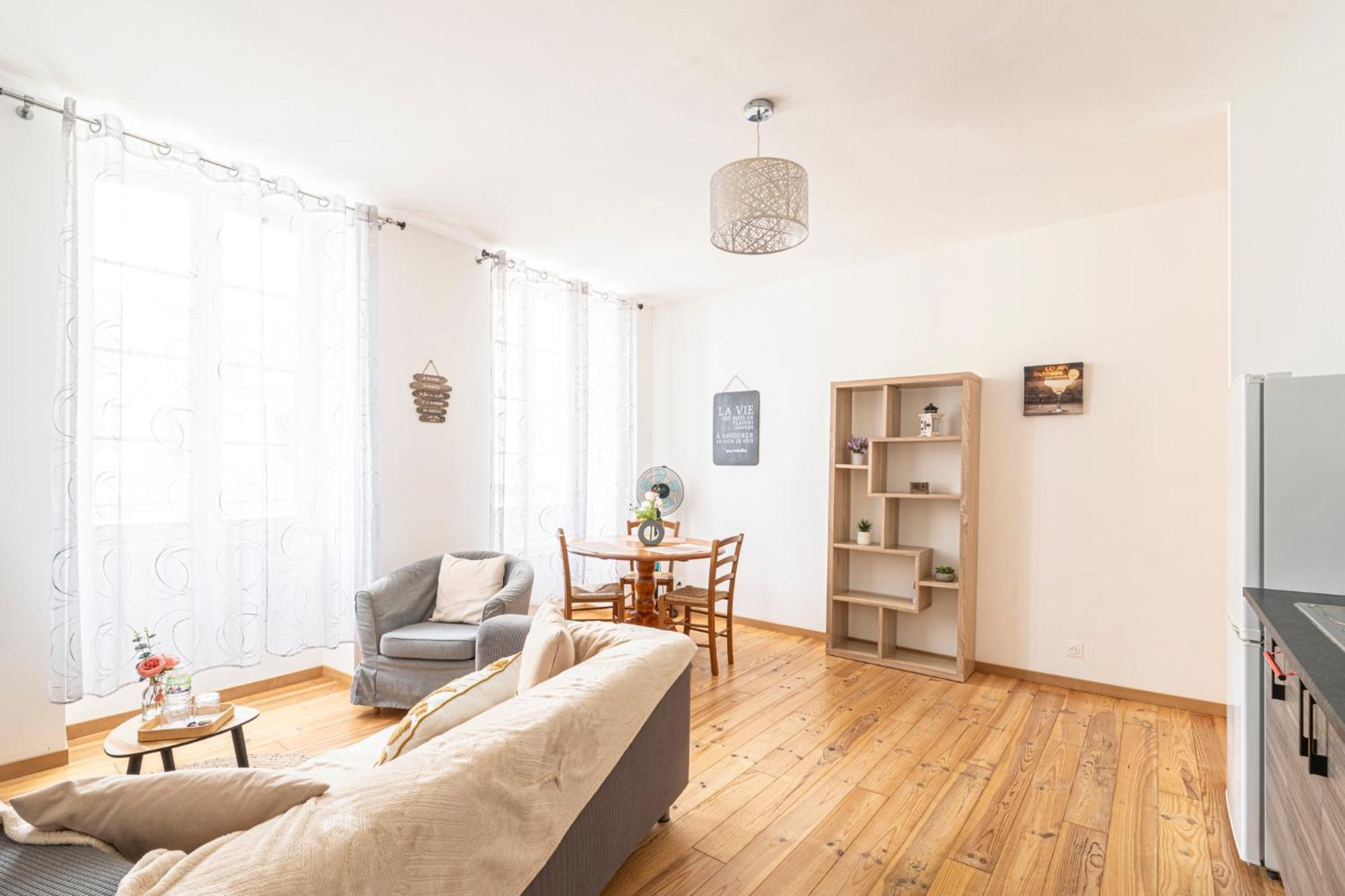 Le Douillet Bearnais Apartment Pau Exterior photo